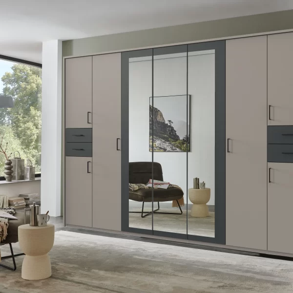 VEGAS 7 DOORS Grey sahara, drawers + appl. graphite - handles black